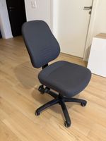 Chaise ergonomique variable noire