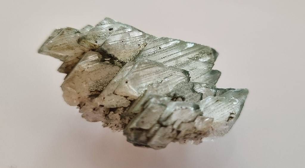 Minerali & Pietre curative: Calcit Gwindel mit Chlorit – Usato da Ehrendingen venduto da NSX-RR 3