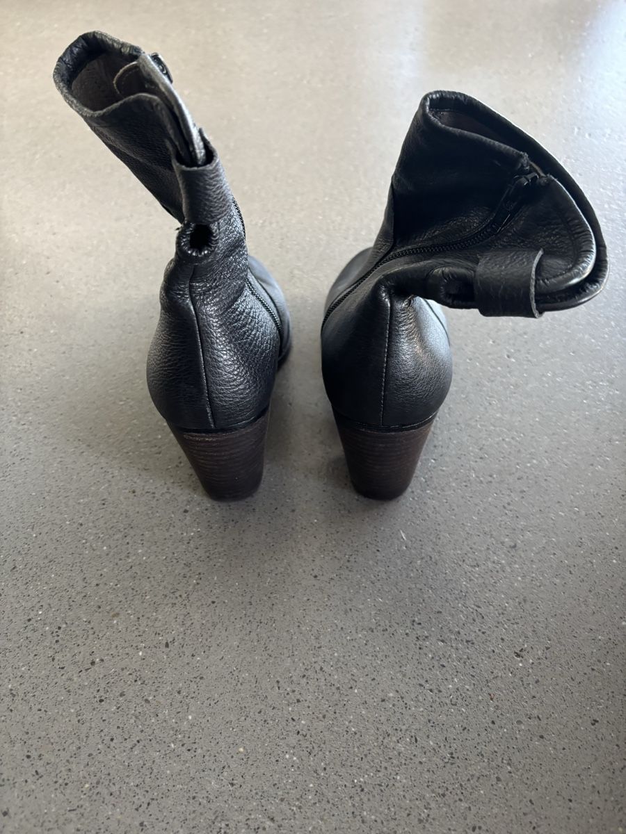Liebeskind Scarpe da donna: Liebeskind Stiefeletten Gr.38 – Usato da Luzern venduto da sumsili 2