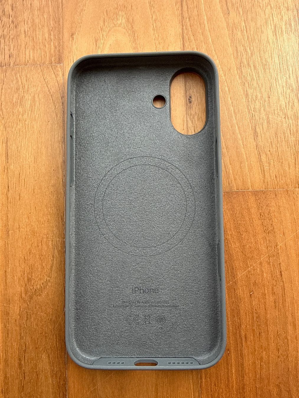 Apple Covers & Schutzfolien: iPhone Case 16 Plus – Neu (gemäss Beschreibung) aus Altendorf von Atelier76AG 3