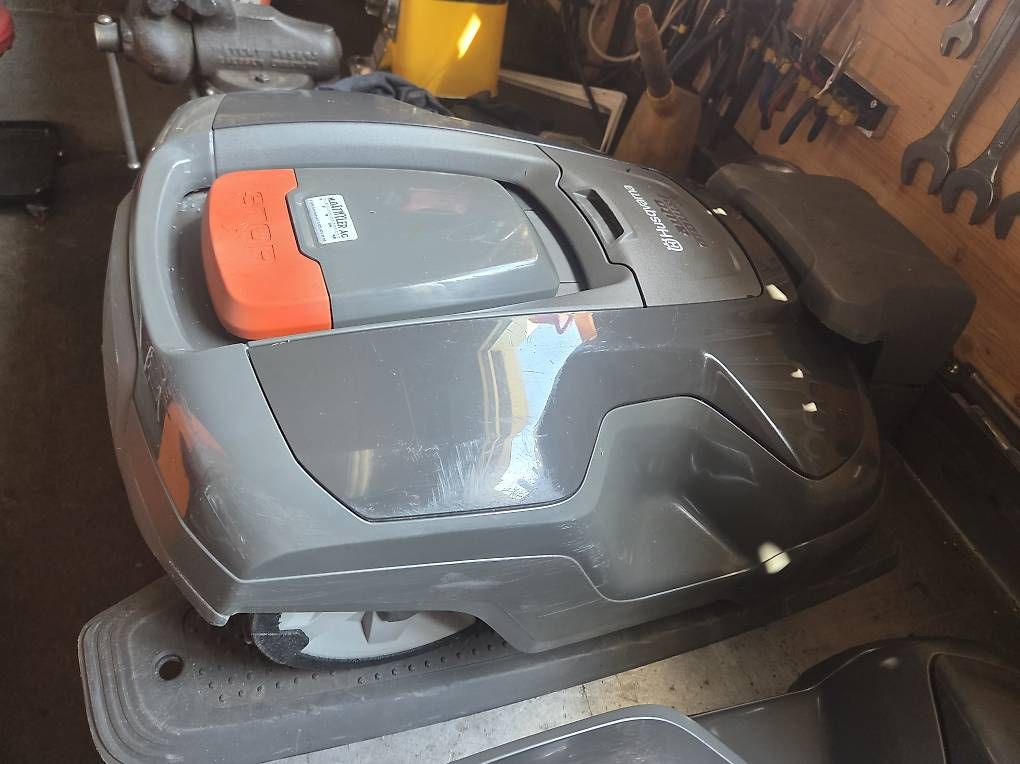 Tagliaerba: Automower Husqvarna 315 ab service – Usato da Walde AG venduto da dae_8ksc