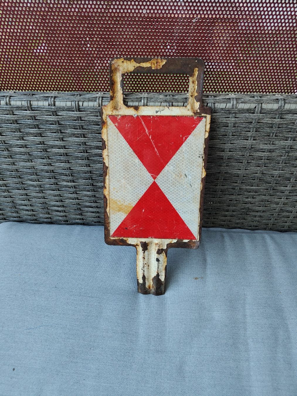 Altes Signal-Schild, rot-weiss, für Sammler/Deko! (Gebraucht) in ...