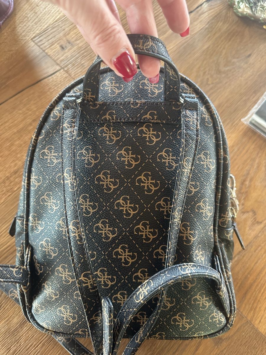 Guess Zaini: Rucksack Guess – Usato da Eich venduto da gabry68 3