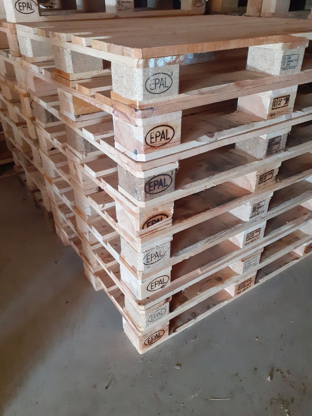 Pallets: Holzpaletten EPAL 3 sehr stark. – Usato da Ruswil venduto da mde_72zv 1
