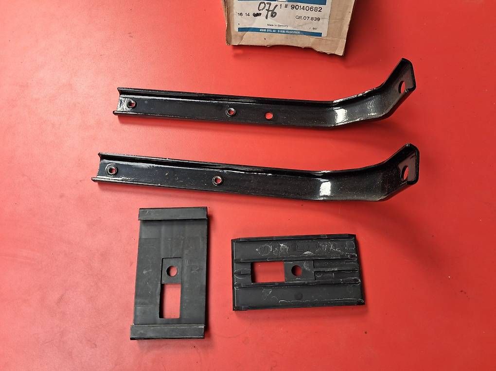 Tutti pezzi di ricambio auto: Opel Stossstangenhalter 16 14 076 – Usato da Huttwil venduto da kadett_78 2
