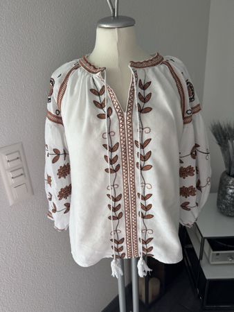 Sommer Bluse mit Stickereien, Grösse M, Top Zustand!