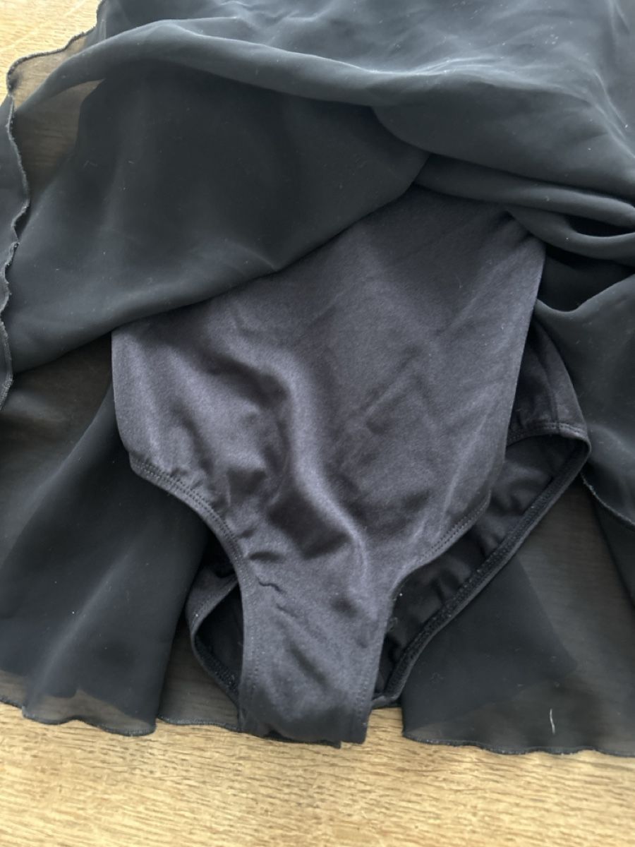 Scarpe, pantaloni & magliette da ginnastica: Kinder Tanzdresslein – Usato da Wichtrach venduto da henzmann1 1