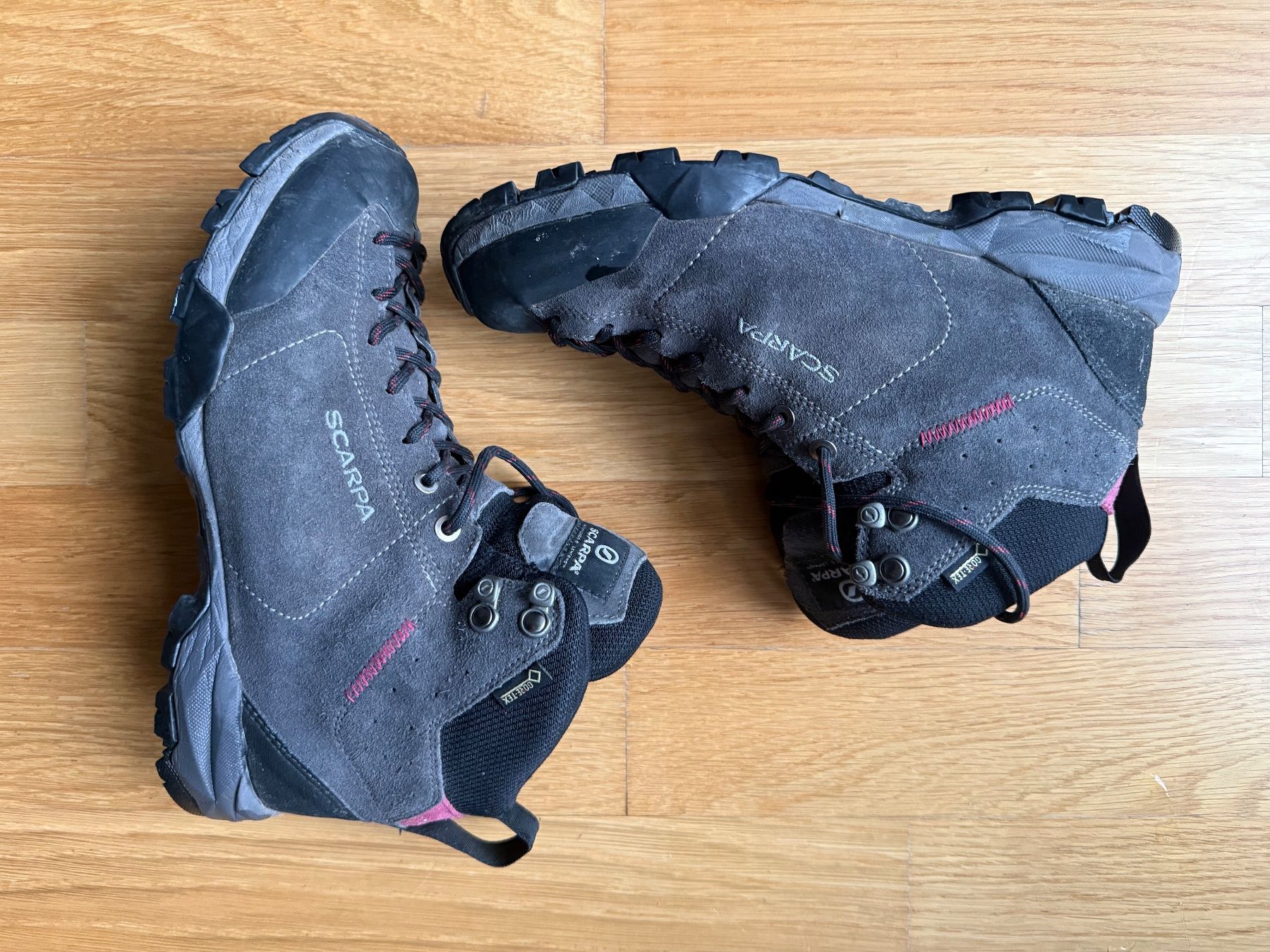 Scarpa Scarpe da donna: Scarpa hohe Bergschuhe - GORE TEX - Gr.38 – Nuovo (secondo la descrizione) da Zürich venduto da marakg 1