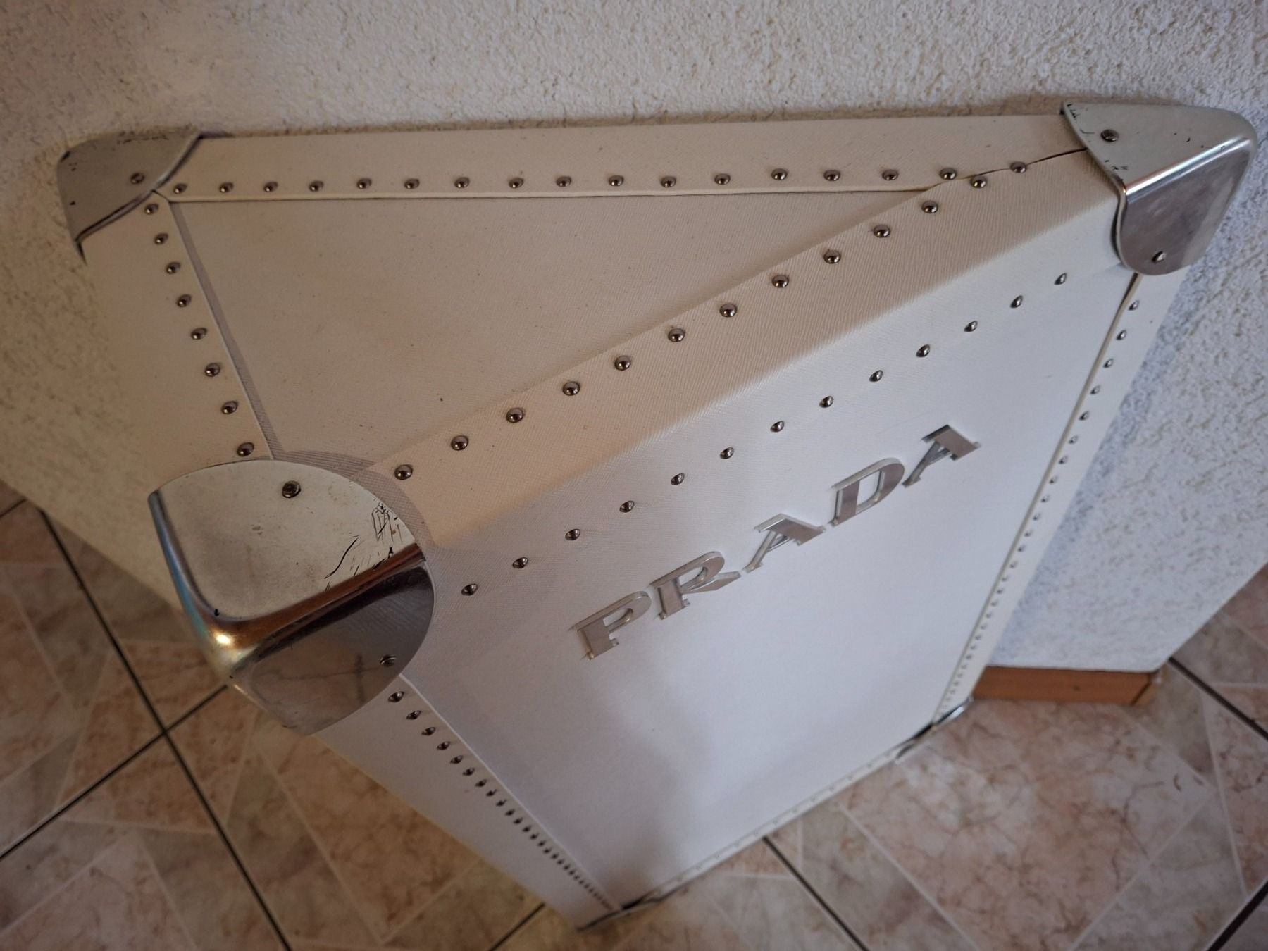 Altro in Decorazioni & Accessori: Présentoir - support hauteur 71 cm marque Prada – Usato da Villiers venduto da san_jn5w 4