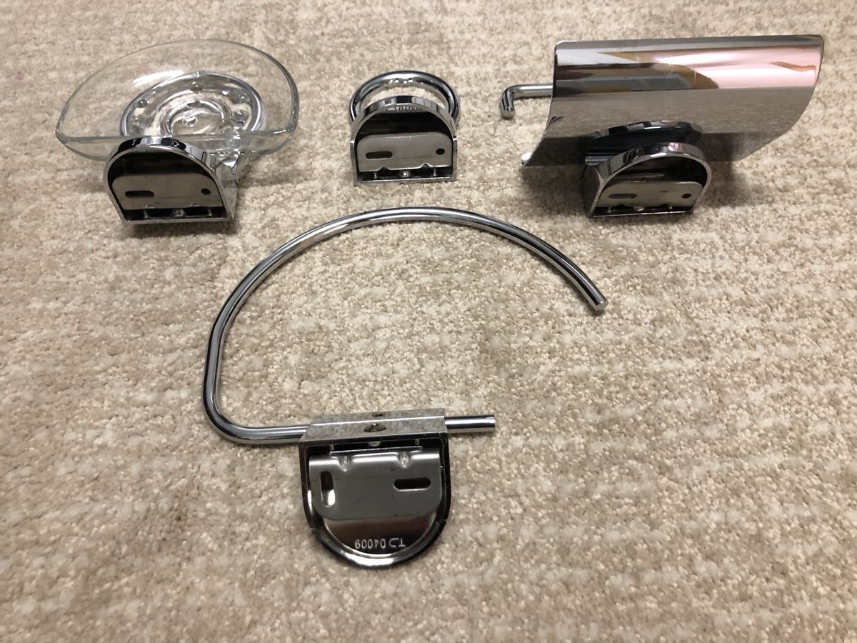 WC: 4-teiliges Badezimmer-Set, Chrom, gebraucht – Usato da Zweidlen venduto da Maerliharo_57 2