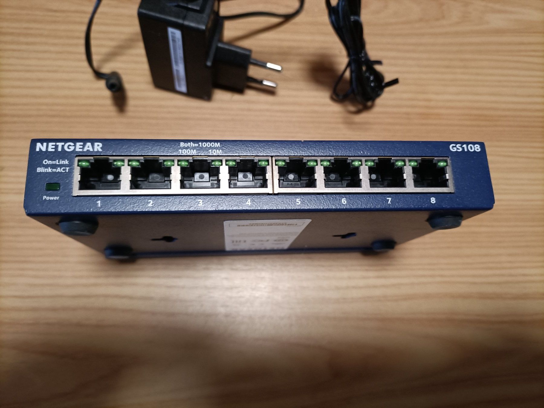 Netgear Hub & Switch: Netgear ProSAFE GS108 Gigabit Switch 8-Port – Usato da Schöftland venduto da Snacketti7 3