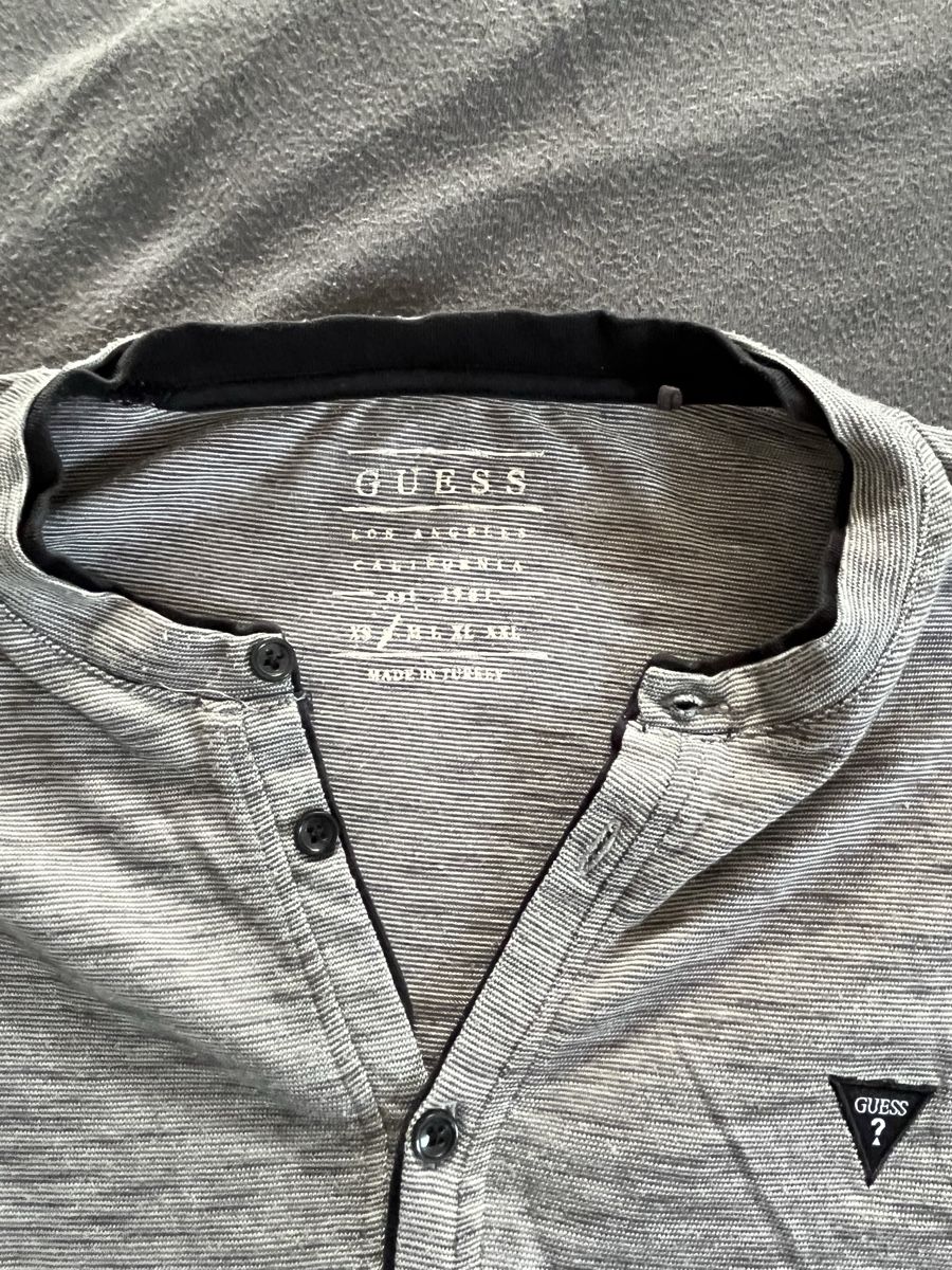 Guess T-shirt: Langarmshirt Marke GUESS, Gr. XS, Grau – Usato da Bonaduz venduto da The_flash_1893 3