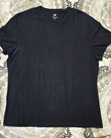 H&M T-Shirt V-Ausschnitt Slim Fit Schwarz Grösse XXL