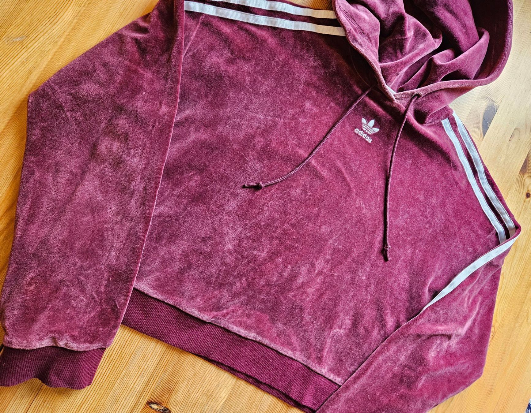 Adidas Pullover & Sweatshirts: Cropped Sweater adidas Grösse S retro Pullover Hoodie – Gebraucht aus Hägglingen von United-Village-Trade 2