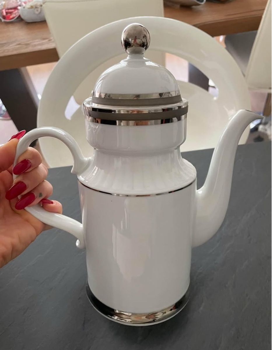 Teiere: Elegante Kaffeekanne Weiss Silber Dekor – Nuovo (secondo la descrizione) da Buchs AG venduto da vec_82fw