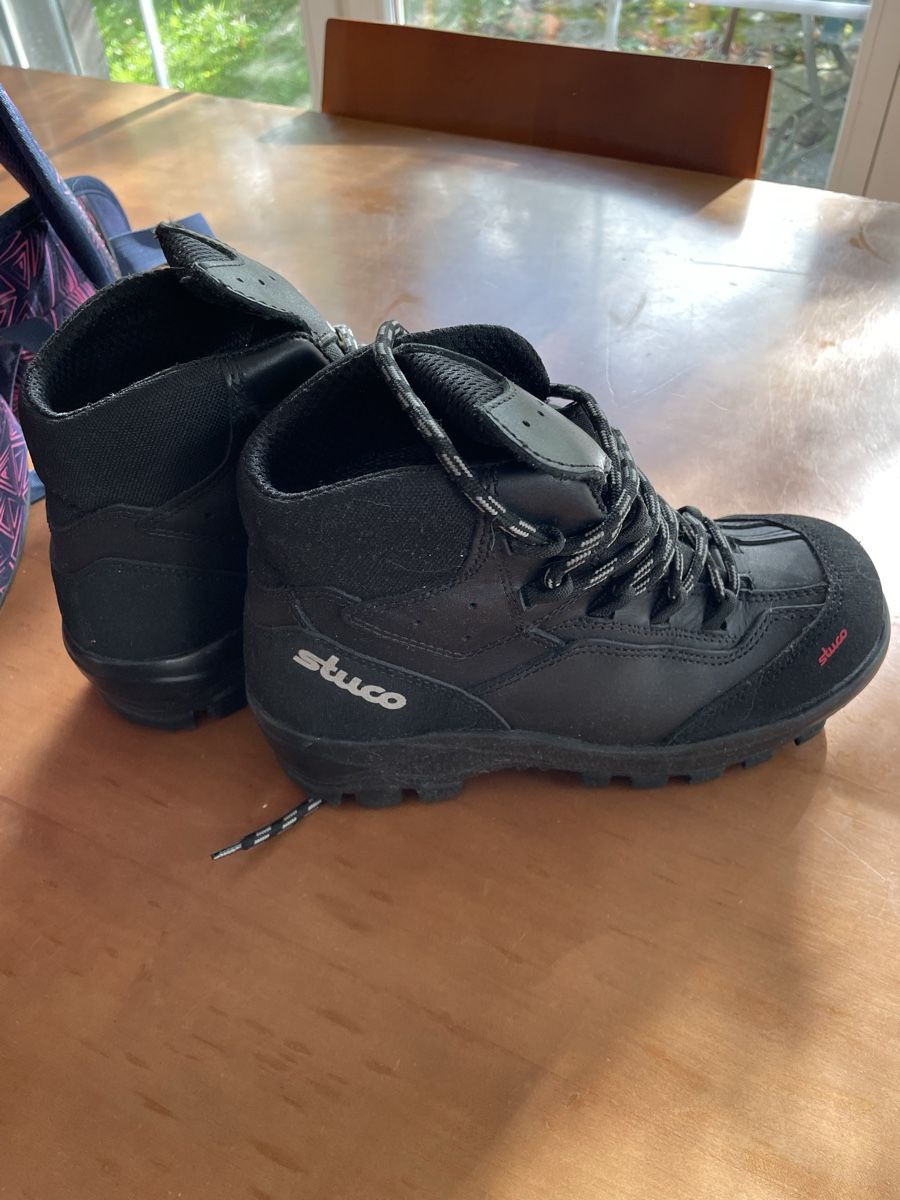 Damenschuhe: Stuco Stahlkapprnschuhe ca. Gr. 36 – Neu (gemäss Beschreibung) aus Wald ZH von Tiger1234