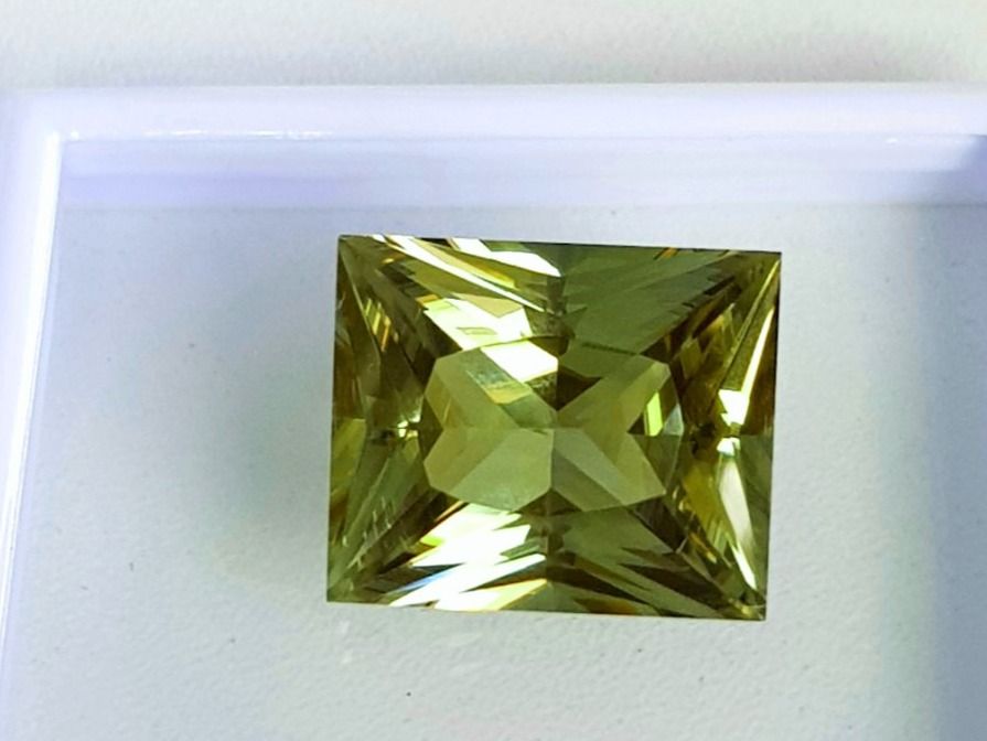 Pietre preziose: CSARITE, Diaspore  mit Zertifikat – Nuovo (secondo la descrizione) da Wolhusen venduto da toni079 6