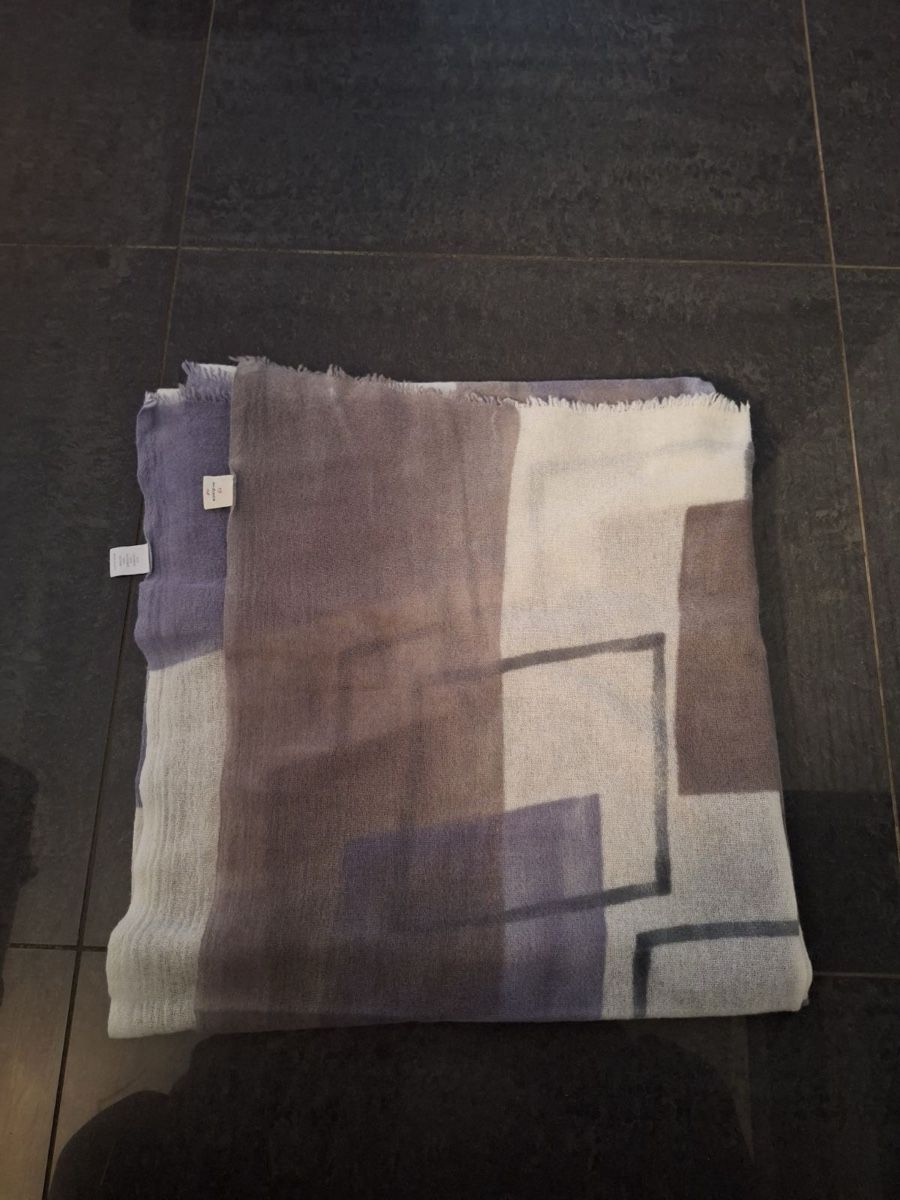 Foulards & écharpes: 19 Andreas 47 Schal  – D'occasion à Bergdietikon par zor_856j 2
