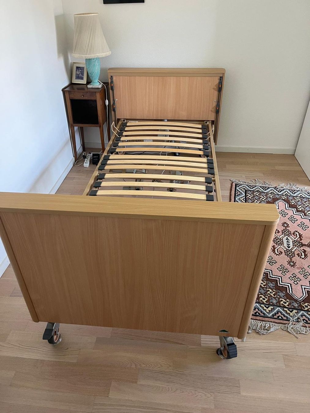 Letti: lit électrique avec matelas: 80% rabais suite décès – Usato da Ferreyres venduto da Malamaro 4