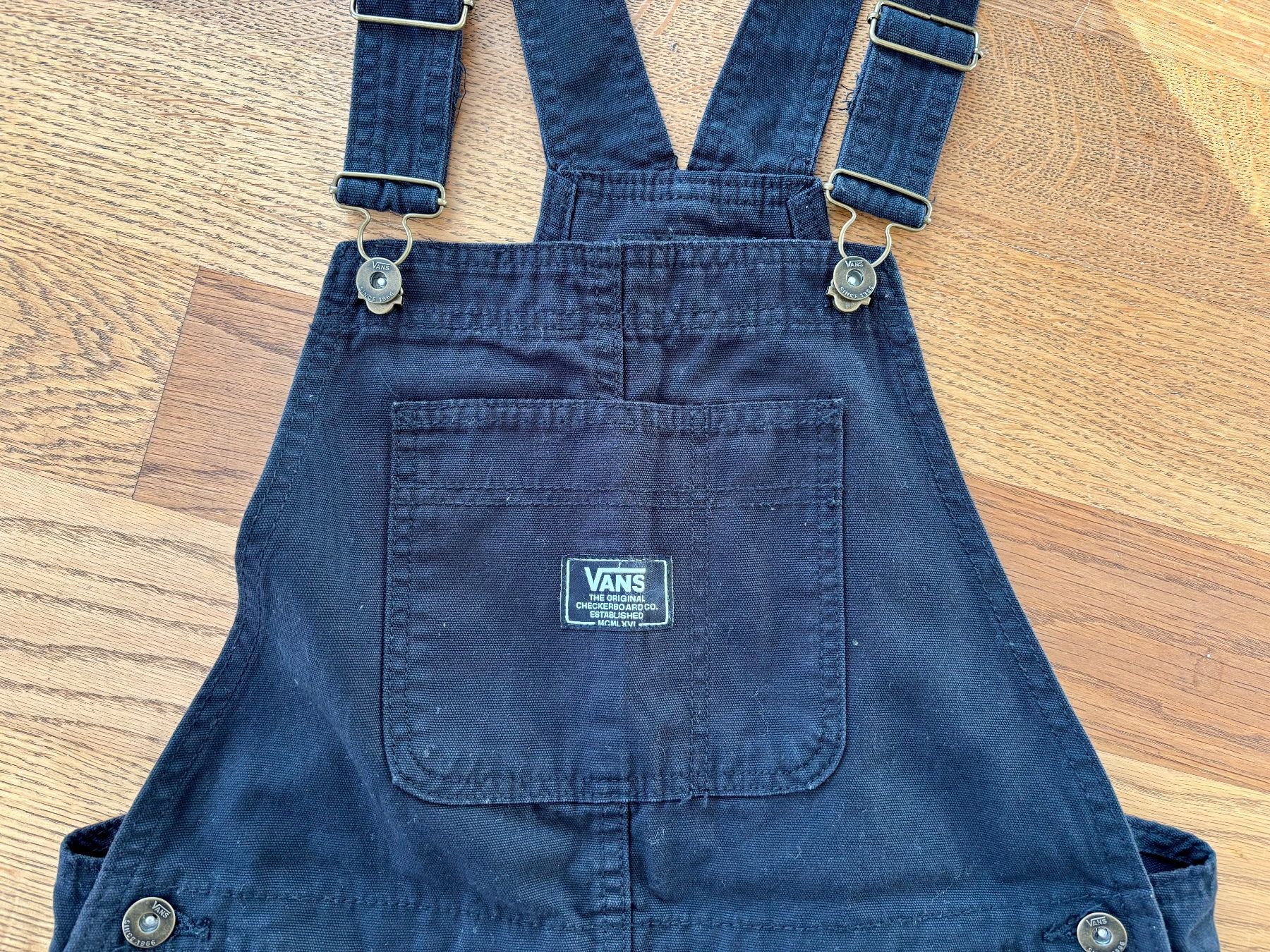 Vans Pantaloni: Vans Latzhose Mädchen – Usato da Einsiedeln venduto da chr_7gdr 2