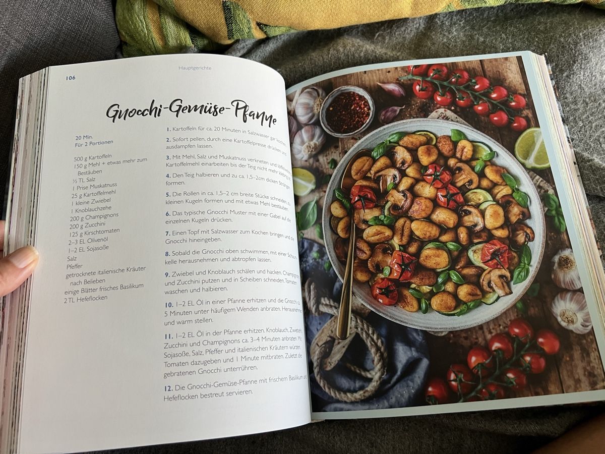 Libri: Veganes Kochbuch - neuwertig – Nuovo (secondo la descrizione) da Leissigen venduto da tahari 4