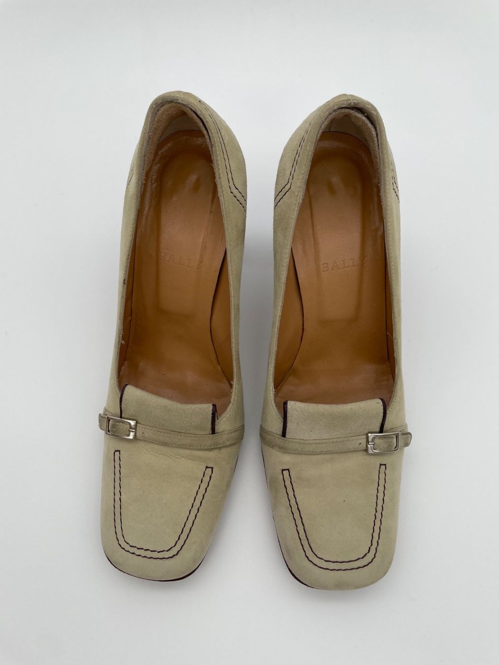 Bally Damenschuhe: Bally Suede Buckle Klassischer Pump EU 36.5 Beige – Gebraucht aus Zürich von shoe_shop 4