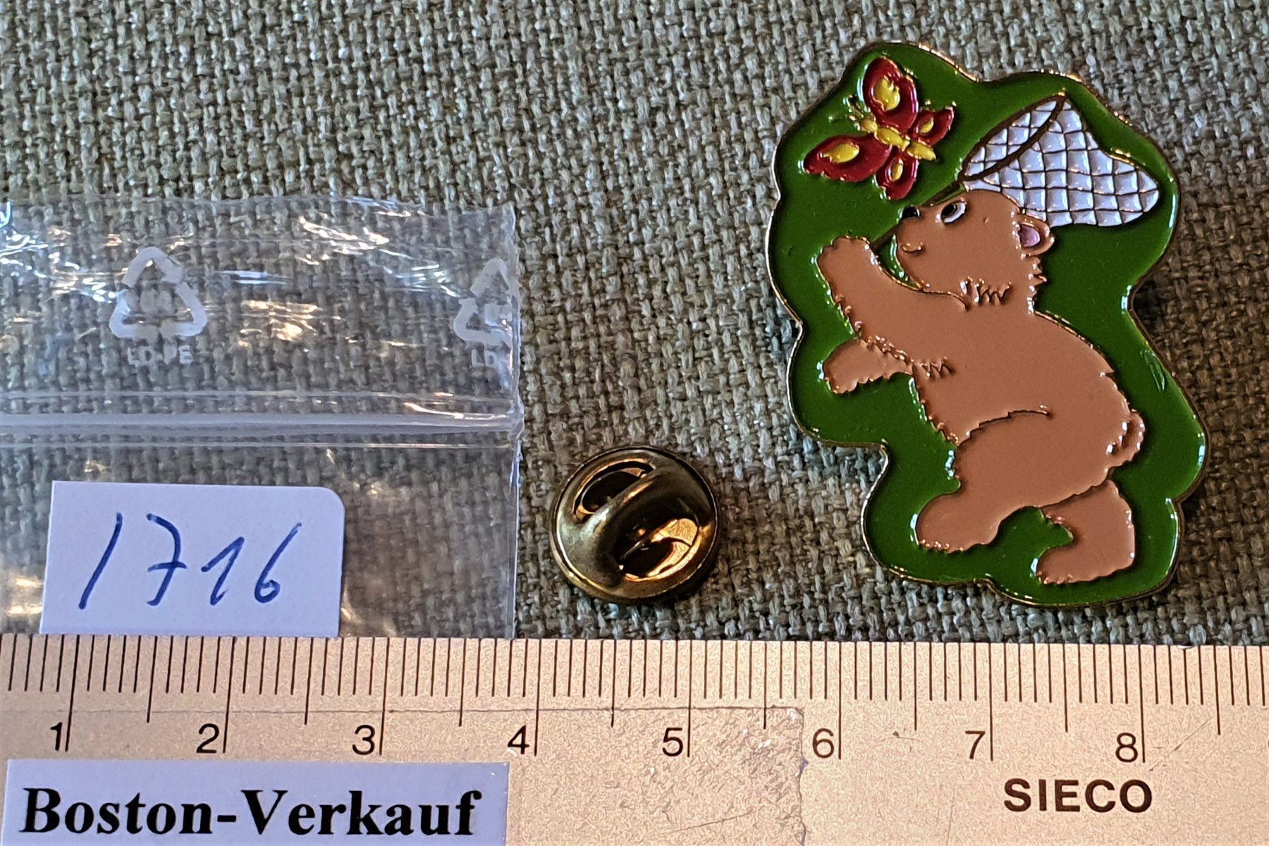 Plaketten & Abzeichen: I716 - Kunst Pin Simone Erni - Bär Netz – Gebraucht aus Reinach BL von Boston-Verkauf 1