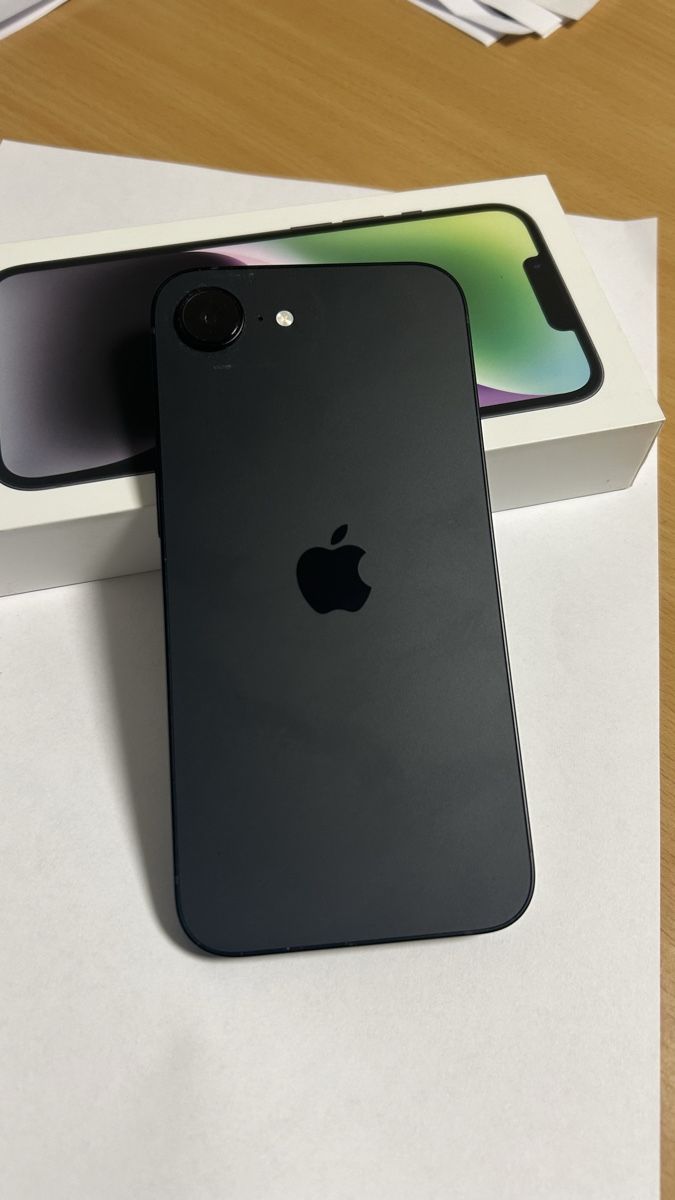 Apple Handys / Smartphones: I-phone 16 e noir – Gebraucht aus Brent von miloune 1