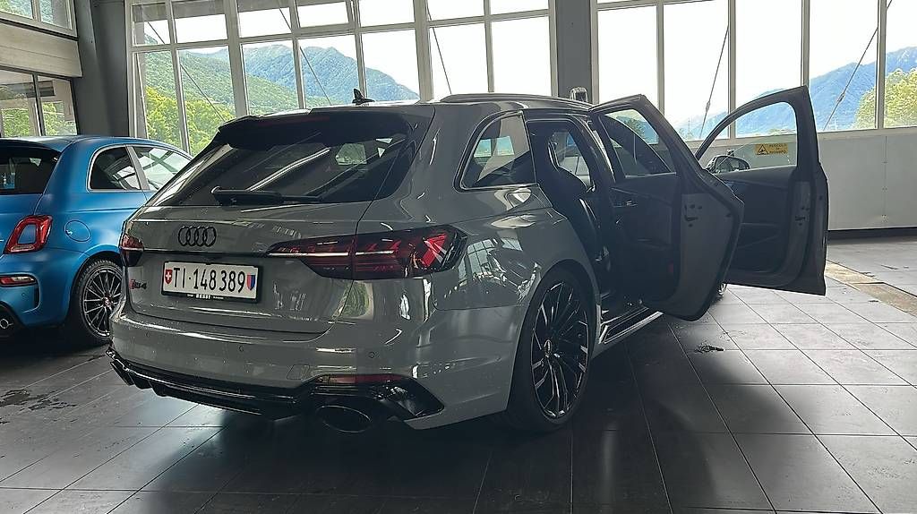 Automobili: AUDI RS4  – Usato da Camorino venduto da vanderscars 3