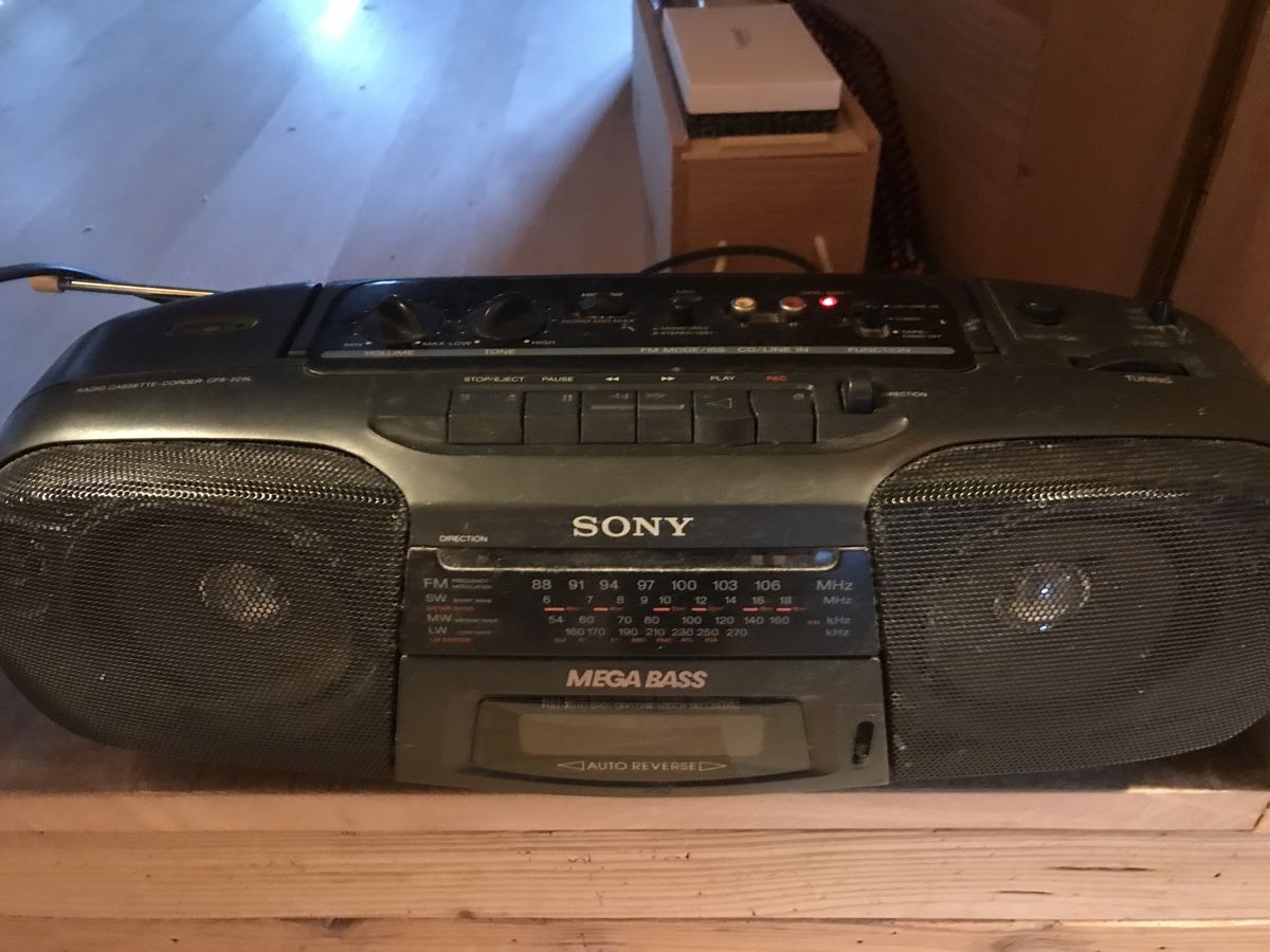 Sony Tragbarer Mediaplayer: Sony Mega Bass Ghettoblaster 📻🎶 – Gebraucht aus Giswil von Nistsigi