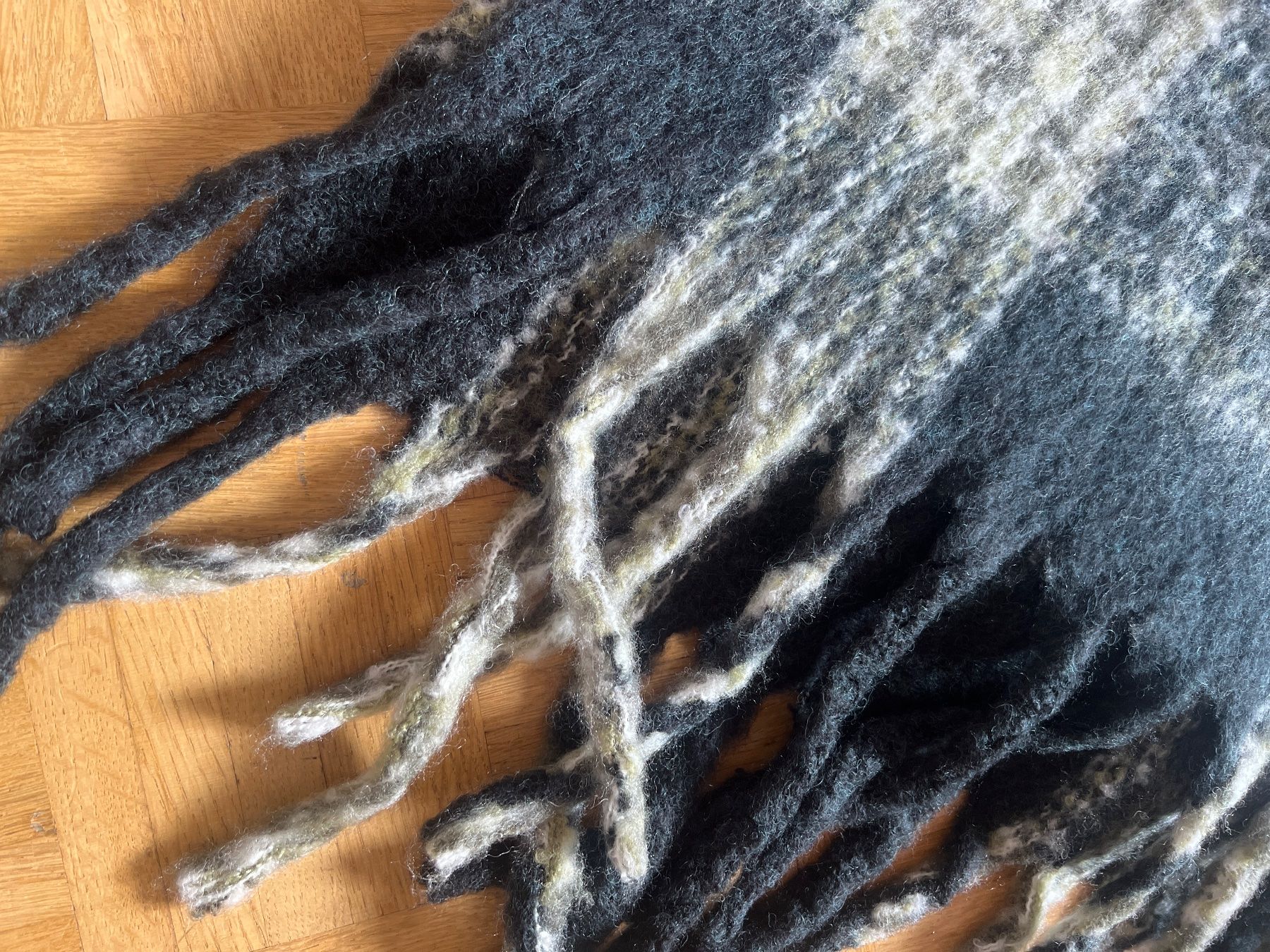 Foulard & Sciarpe: Winterhalstuch mit 30% Wolle – Usato da Bern venduto da nicole.ruprecht 1