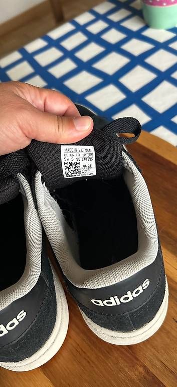 Scarpe da donna: Baskets Adidas noires et blanches  Pointure 38 – Usato da Sierre venduto da gui_mcn8 1
