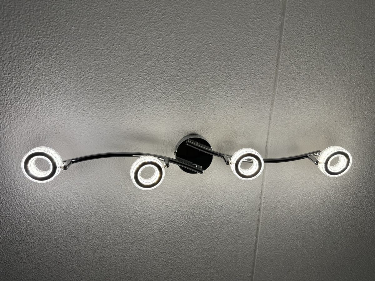 Kronleuchter & Deckenlampen: Moderne LED Deckenlampe Chrom 4-flammig – Gebraucht aus Hombrechtikon von Scharan2019