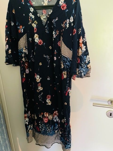 Vestiti: New Summer Dress – Nuovo e nell'imballaggio originale da Zürich venduto da Alpen209