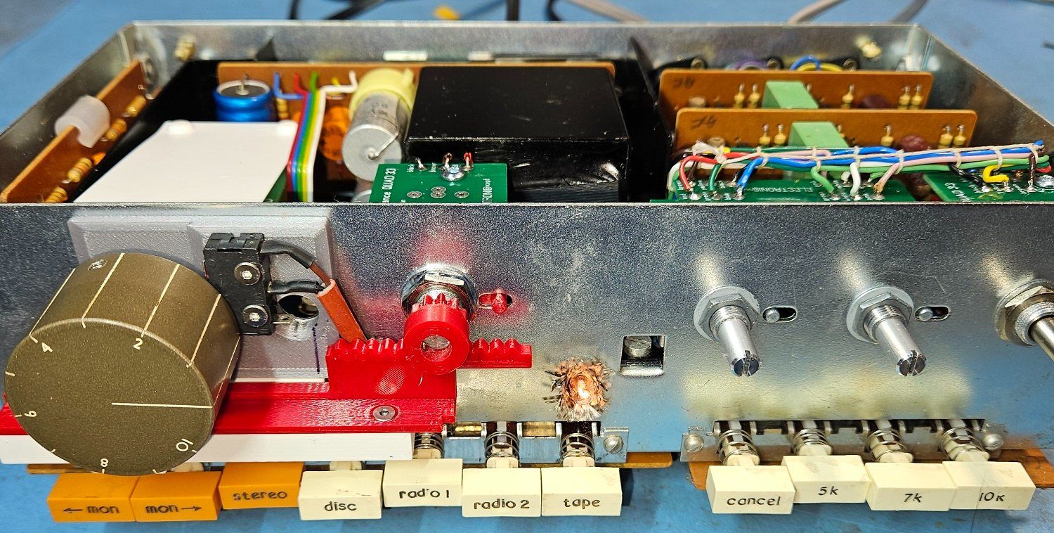 Quad Amplificatori: QUAD 33, Kit potentiomètres ALPS - ALPS Potentiometer-Kit – Nuovo e nell'imballaggio originale da St-Cierges venduto da Pestol 5