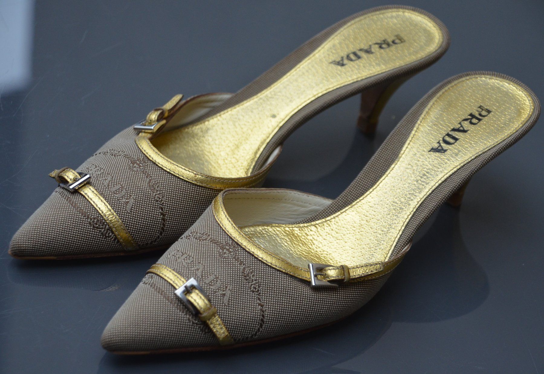 Prada Scarpe da donna: Prada Schuhe / chaussures .39 – Usato da Collonges venduto da arashee 2