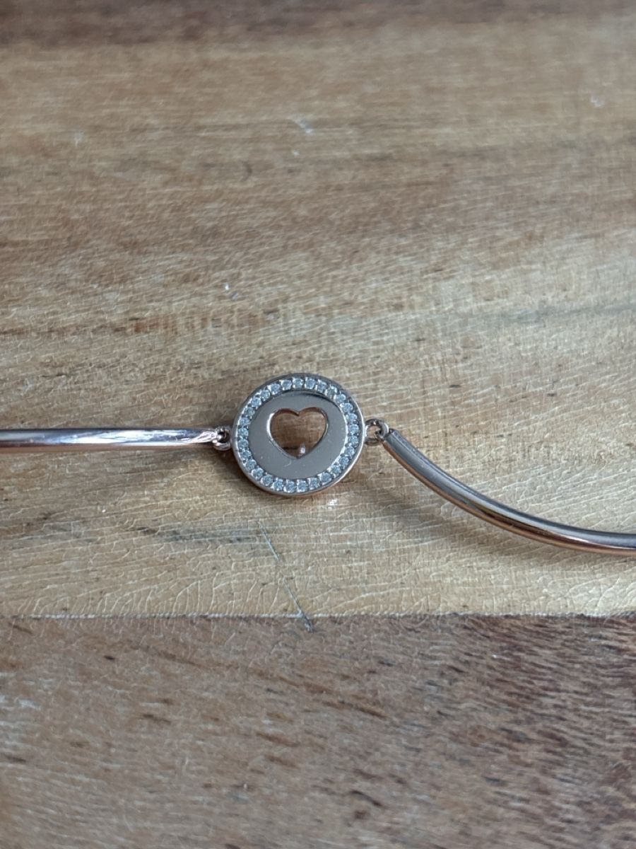 Bracciali & Braccialetti: Armband rosefarben mit Herz – Usato da Oberweningen venduto da Zabrina 1