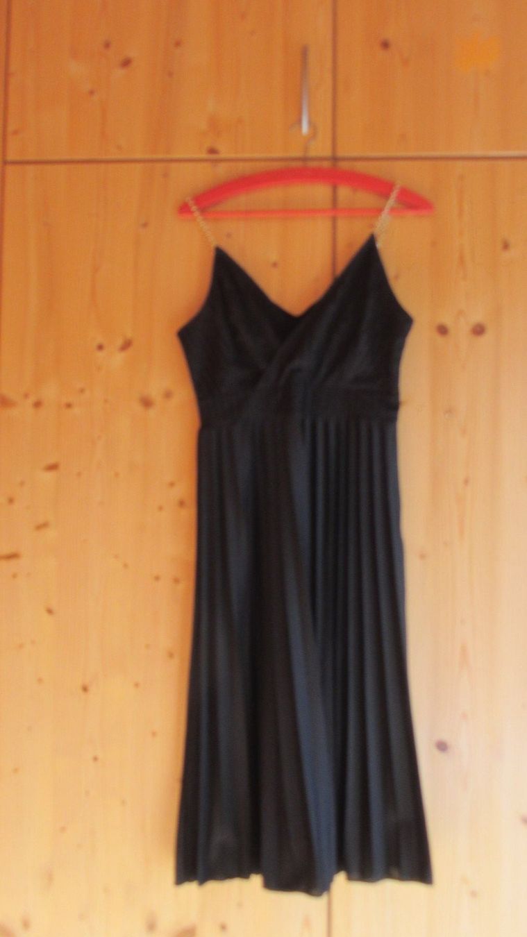 Vestiti: Jolie robe noire – Usato da Oberried FR venduto da berg04