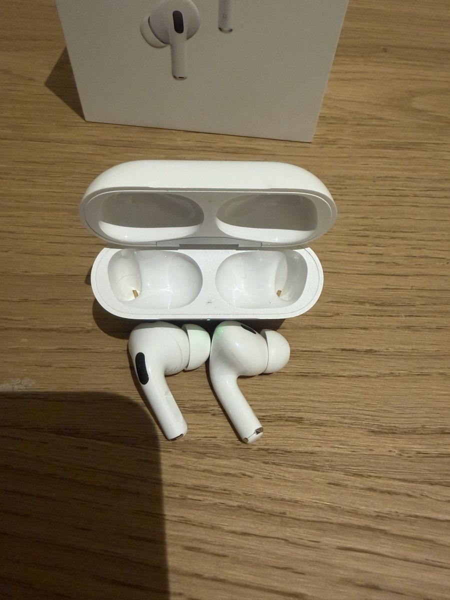 Apple Kopfhörer: Apple AirPods Pro 2. Generation – Gebraucht aus Zürich von franfriedrich 1
