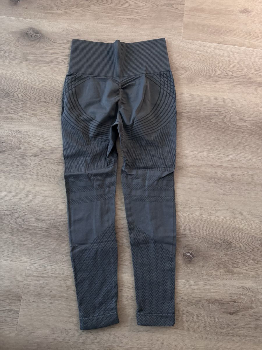 Leggings: Legging de sport taille M, Nouveau – Nuovo e nell'imballaggio originale da Meyrin venduto da cak_5np9 1