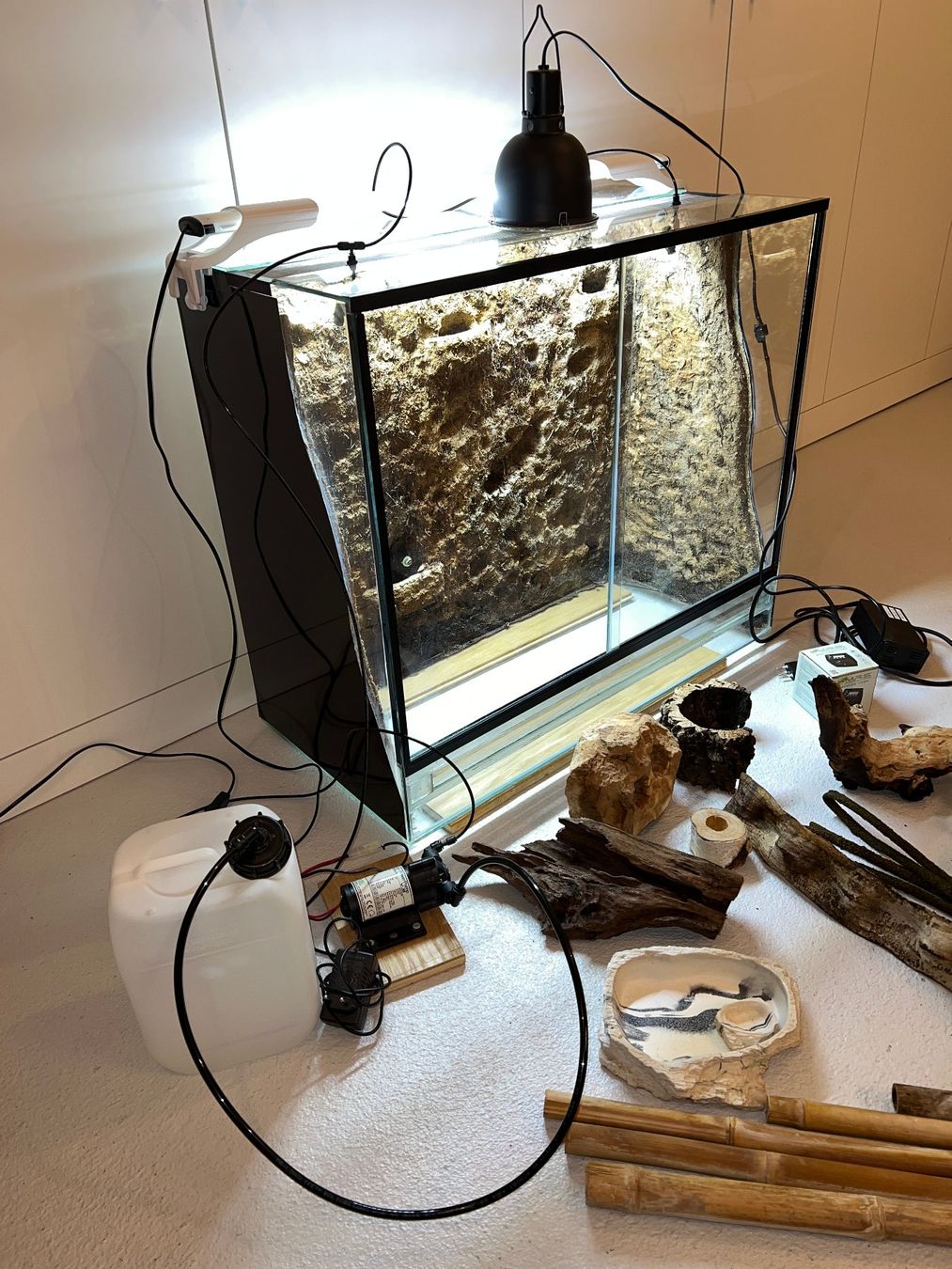 Terrario: Terrarium mit viel Zubehör – Usato da Hohenrain venduto da Anirob 2
