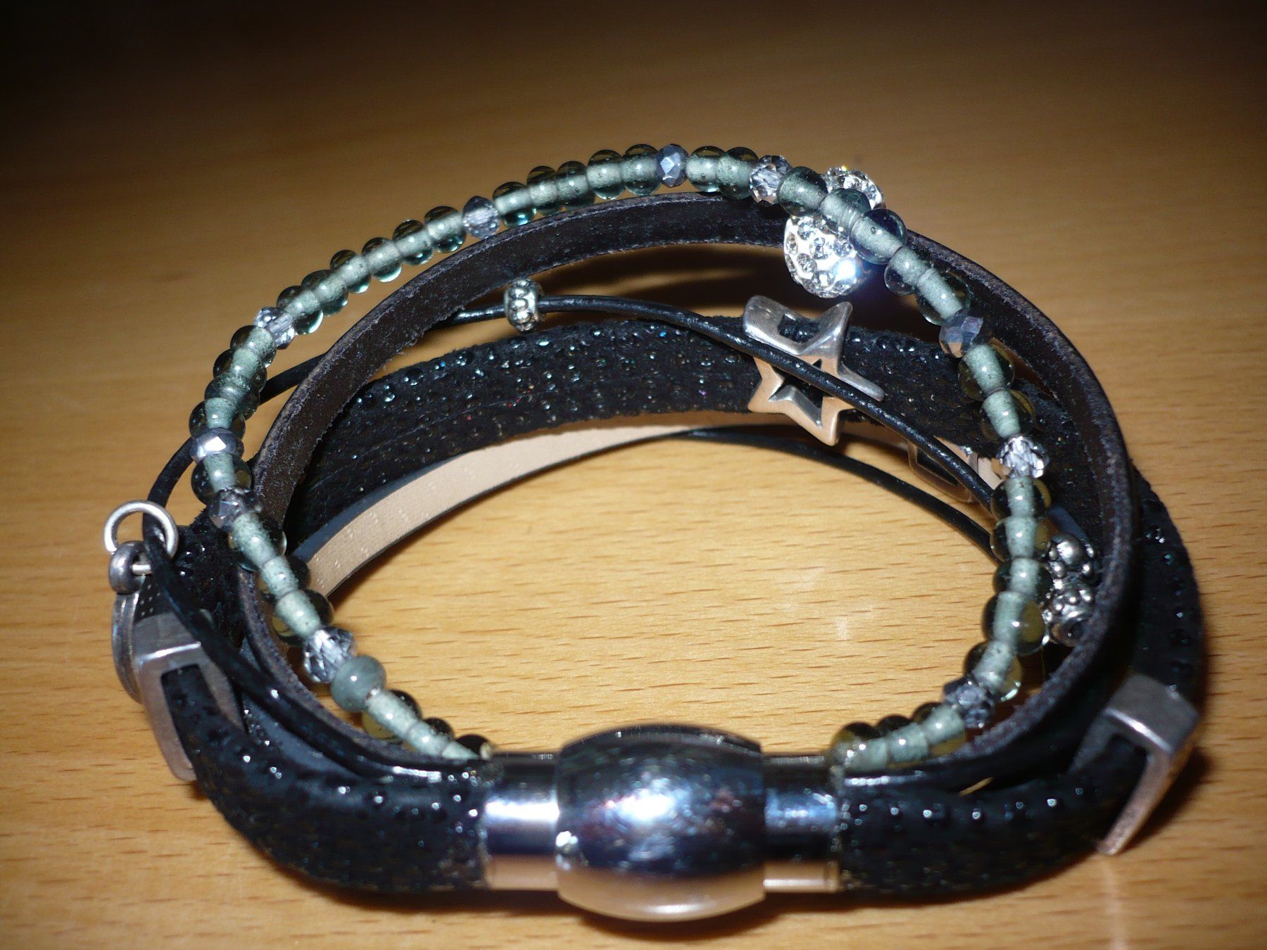 Bracciali & Braccialetti: elegantes Leder Armband – Usato da Merzligen venduto da Marthe22 5