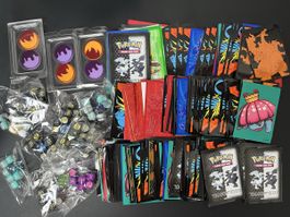 Lot d'accessoires Pokemon: sleeves vintage, dés, jetons neuf
