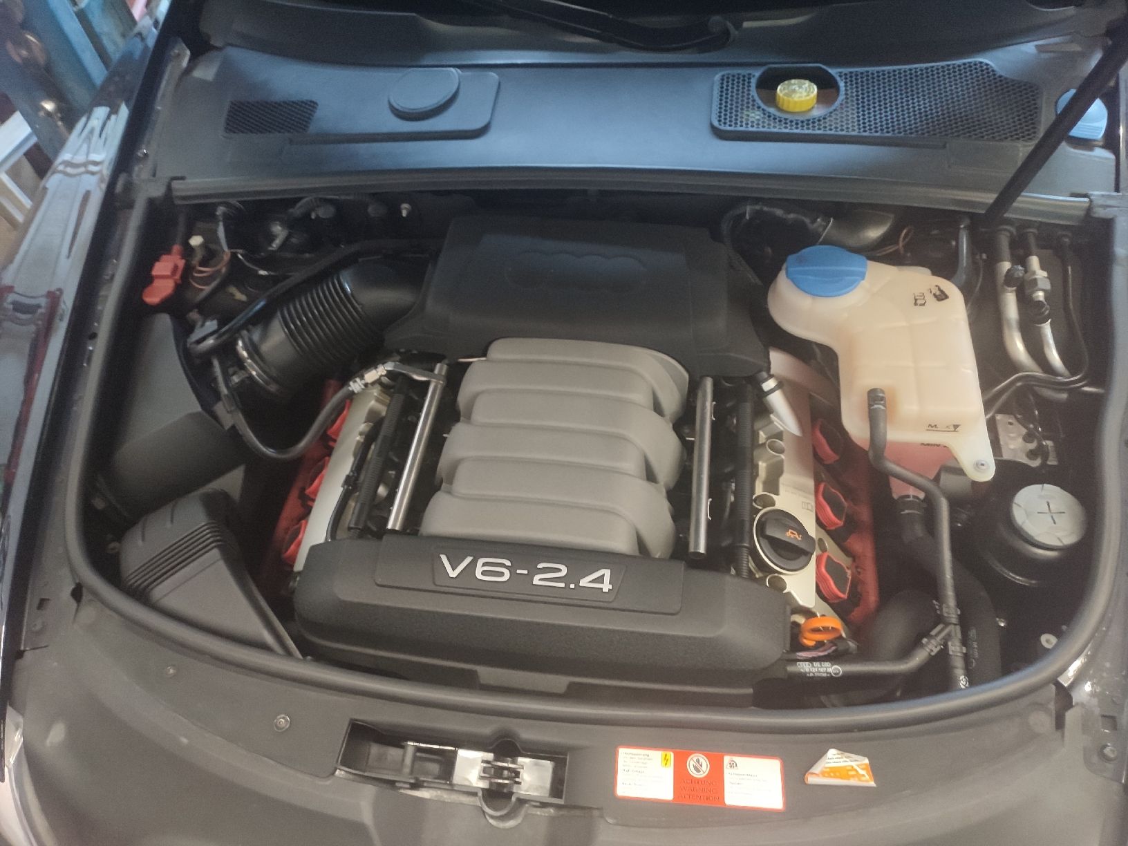 Audi Automobili: Audi A6 4F 2.4 V6 Benzin – Usato da Waltenschwil venduto da Bodensee84 4