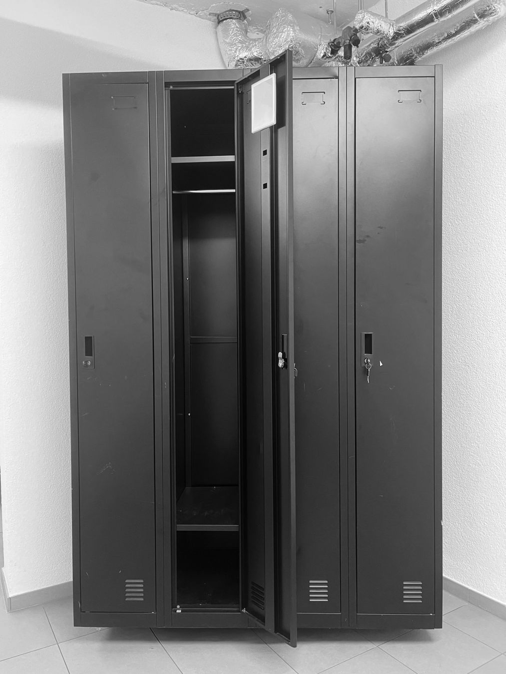 Armadi: Garderobe / Spind / Locker aus Stahl – Usato da Basel venduto da Agnino_Pdz