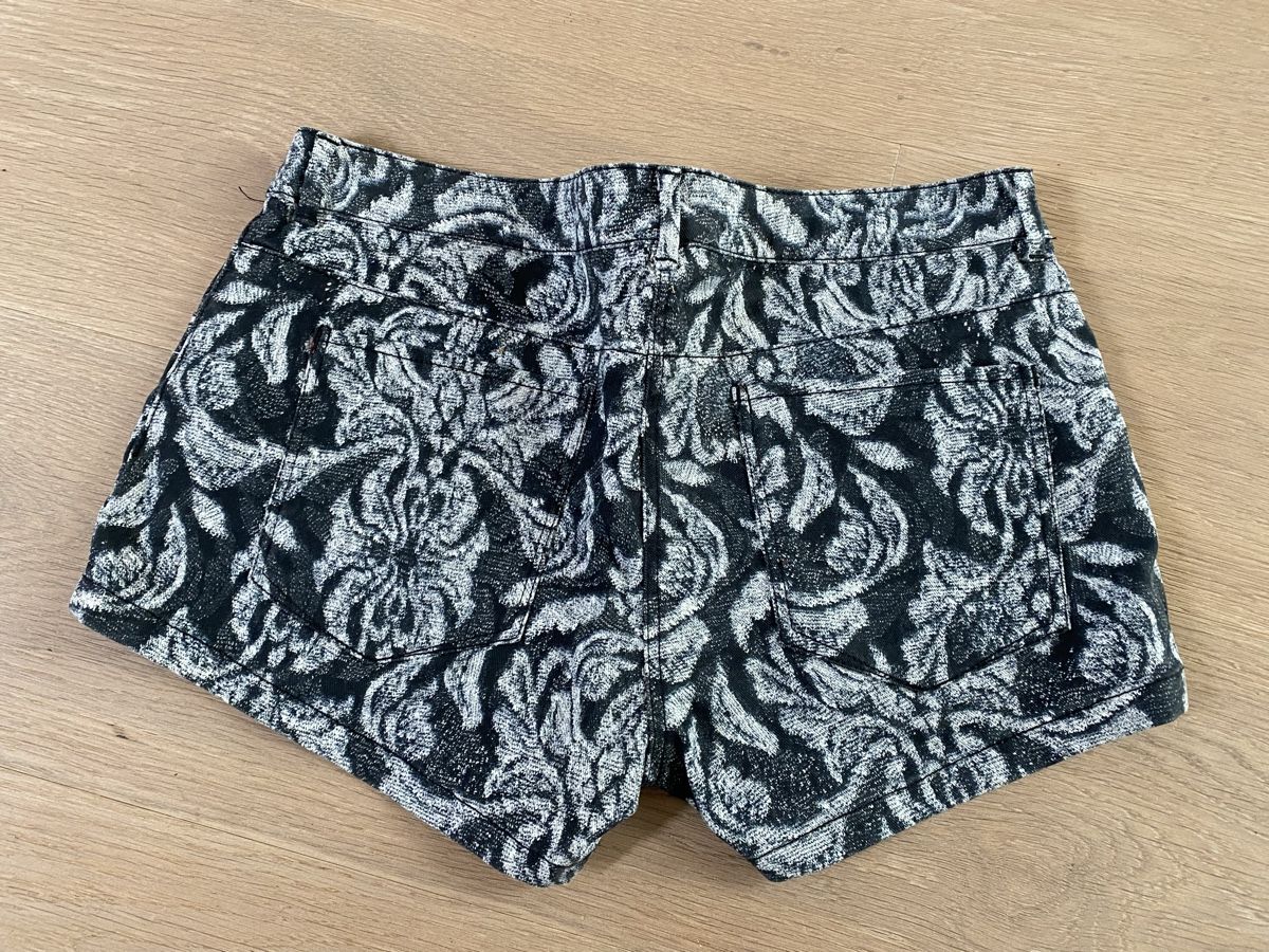 H&M Pantaloni: Neue coole Shorts H&M Grösse 36 – Nuovo (secondo la descrizione) da Winkel venduto da Flyhy2020 1