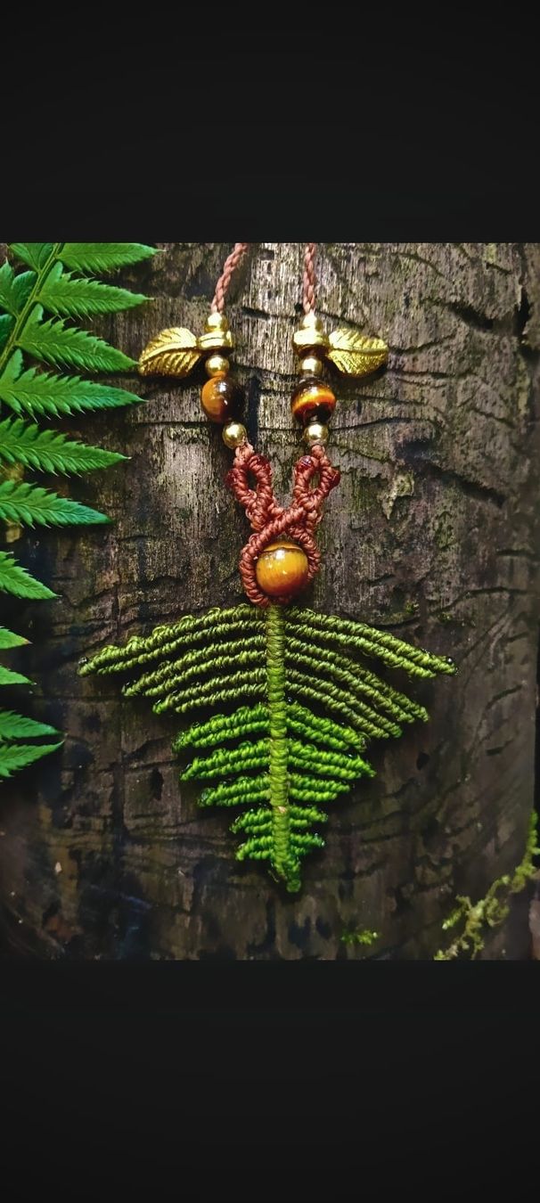 Catenine: Collana artigianale macramè felce  – Nuovo (secondo la descrizione) da Soyhières venduto da vin_x7r5