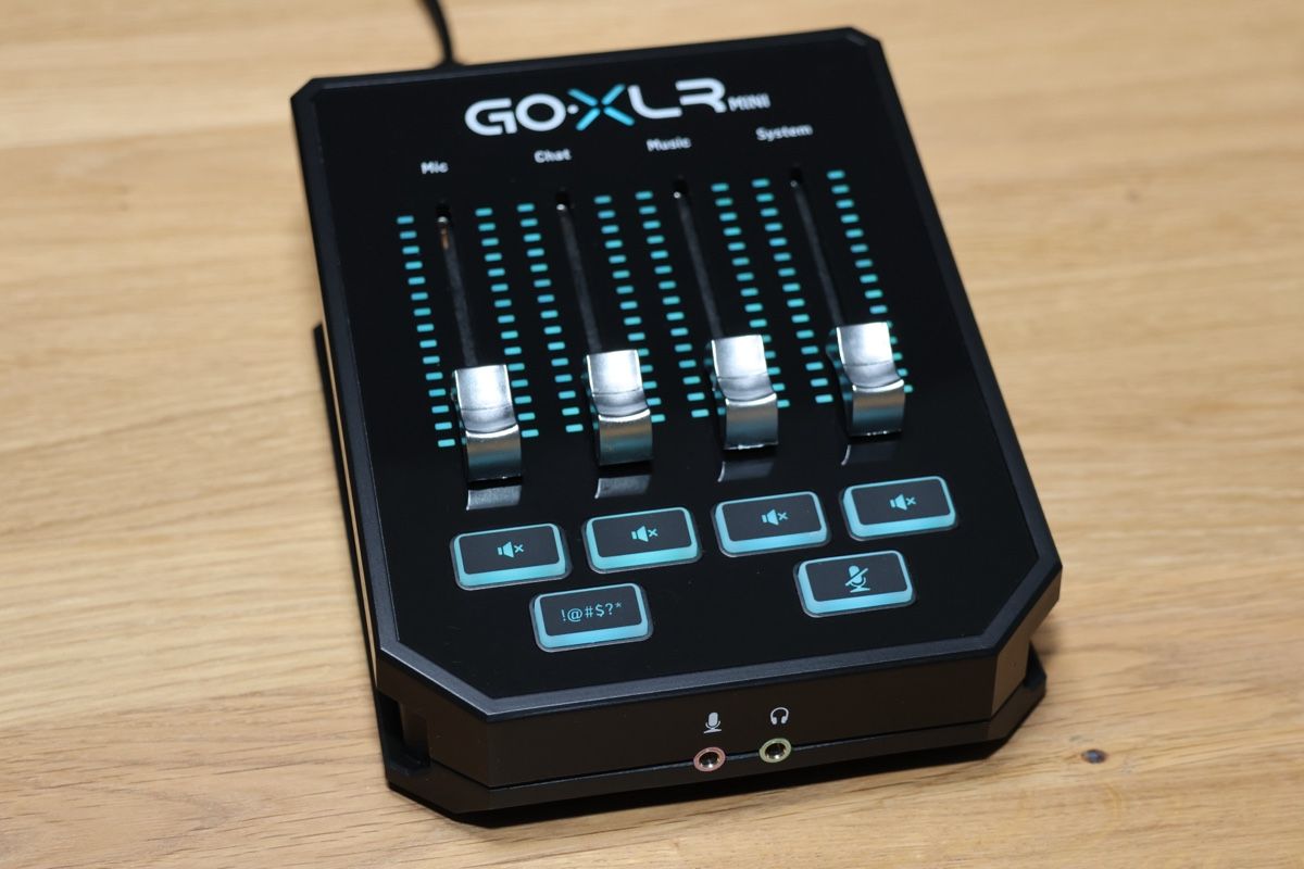 TC Helicon Console di mixaggio: TC-Helicon GO XLR MINI Mixer, USB Audio Interface – Usato da St. Gallen venduto da UsDeSchwiz 1