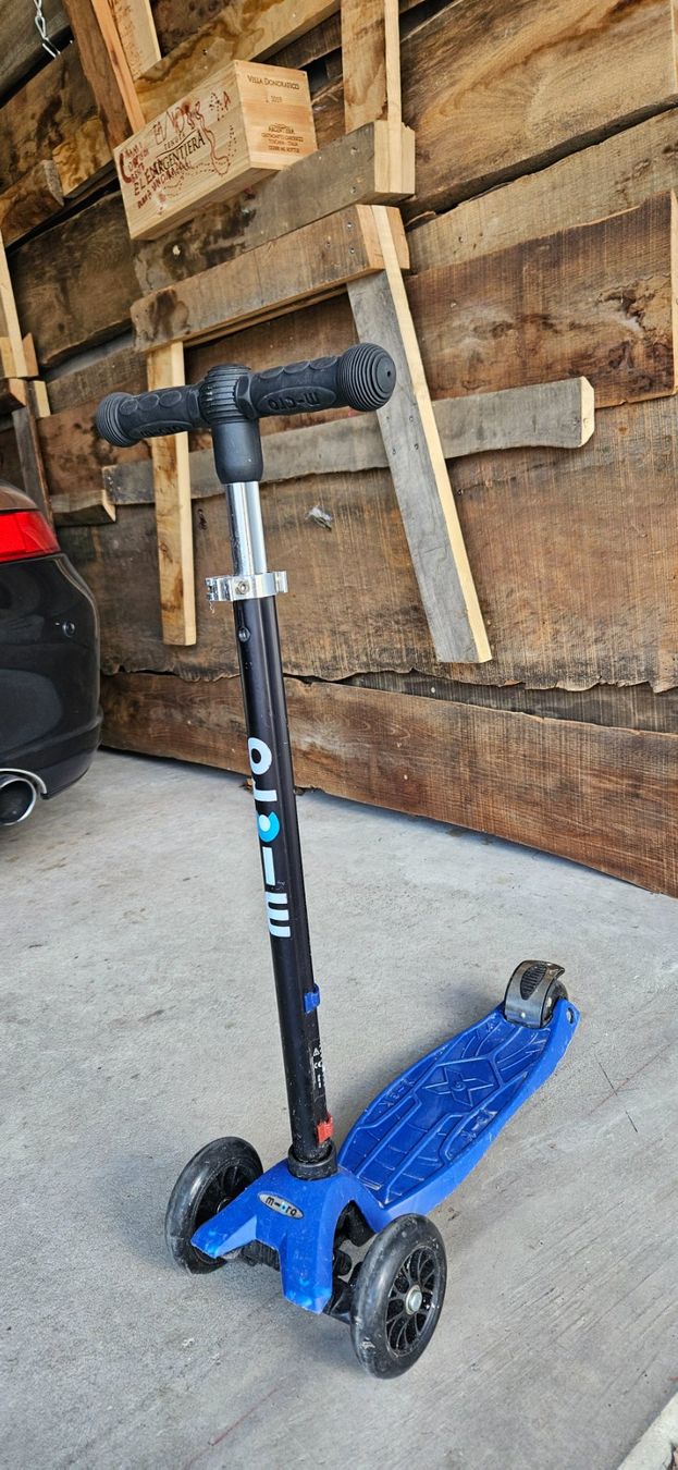 Micro Kickboard: Micro Mini 3-Rad Roller, Top Zustand, ideales Geschenk! – Gebraucht aus Wil SG von dave-br