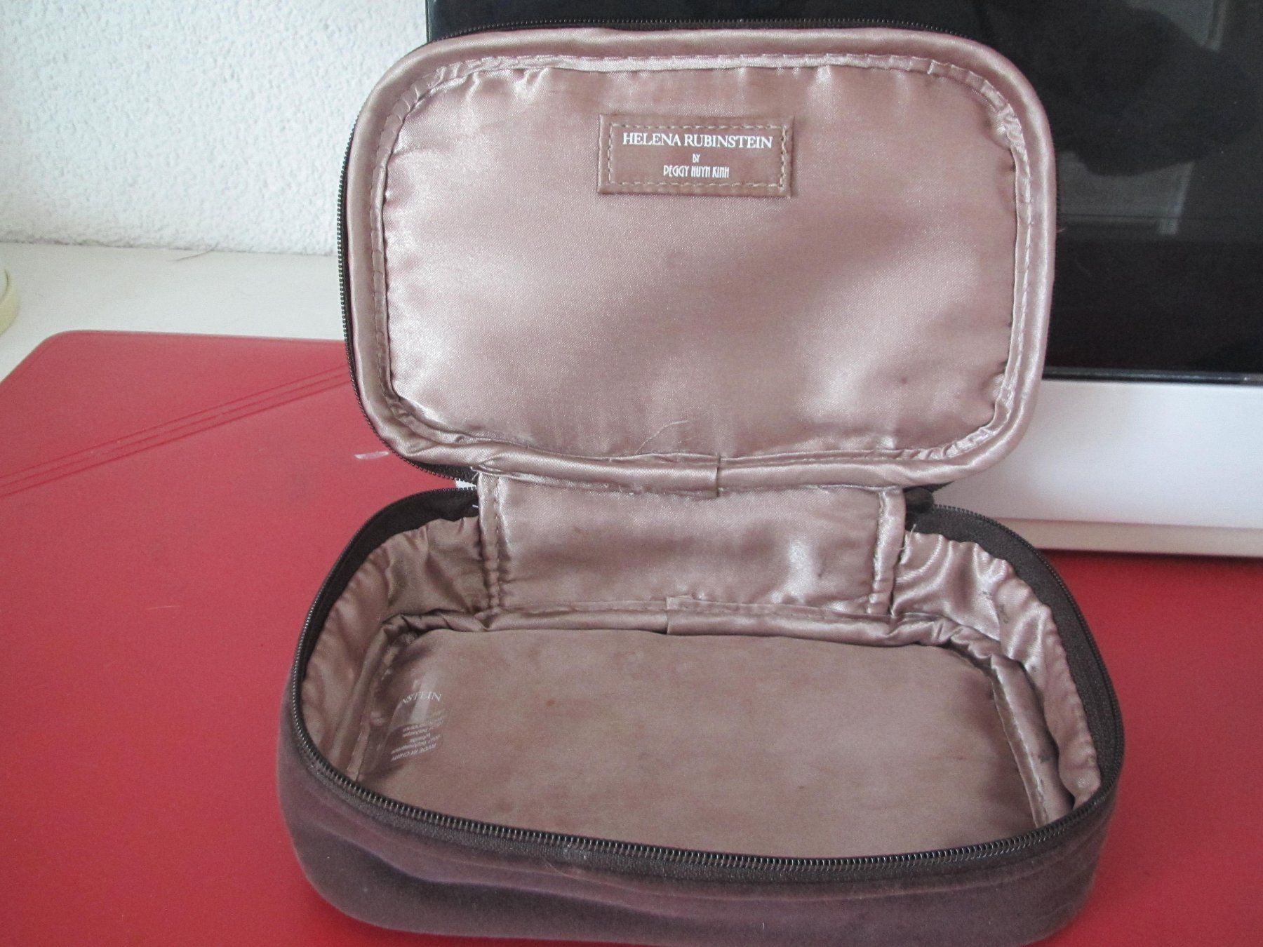 Kosmetikkoffer: 5 ACCESSOIRES FEMME – Gebraucht aus Murten von Selliot 5